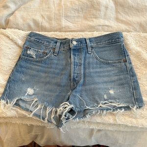 Levis 501 jean shorts size 27